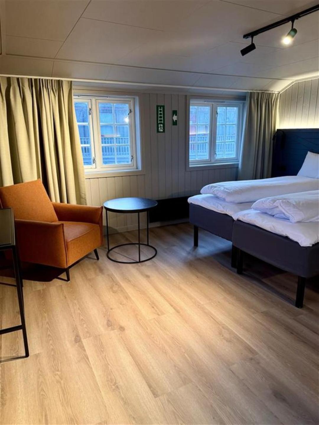 Gronnbuene Rorbu Hotel อัมเดเนส ภายนอก รูปภาพ
