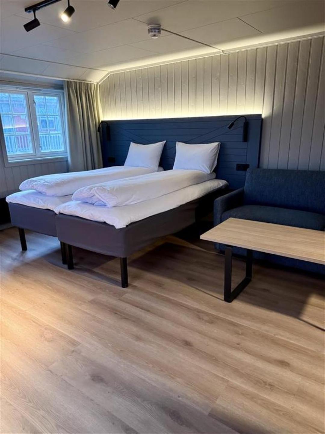 Gronnbuene Rorbu Hotel อัมเดเนส ภายนอก รูปภาพ