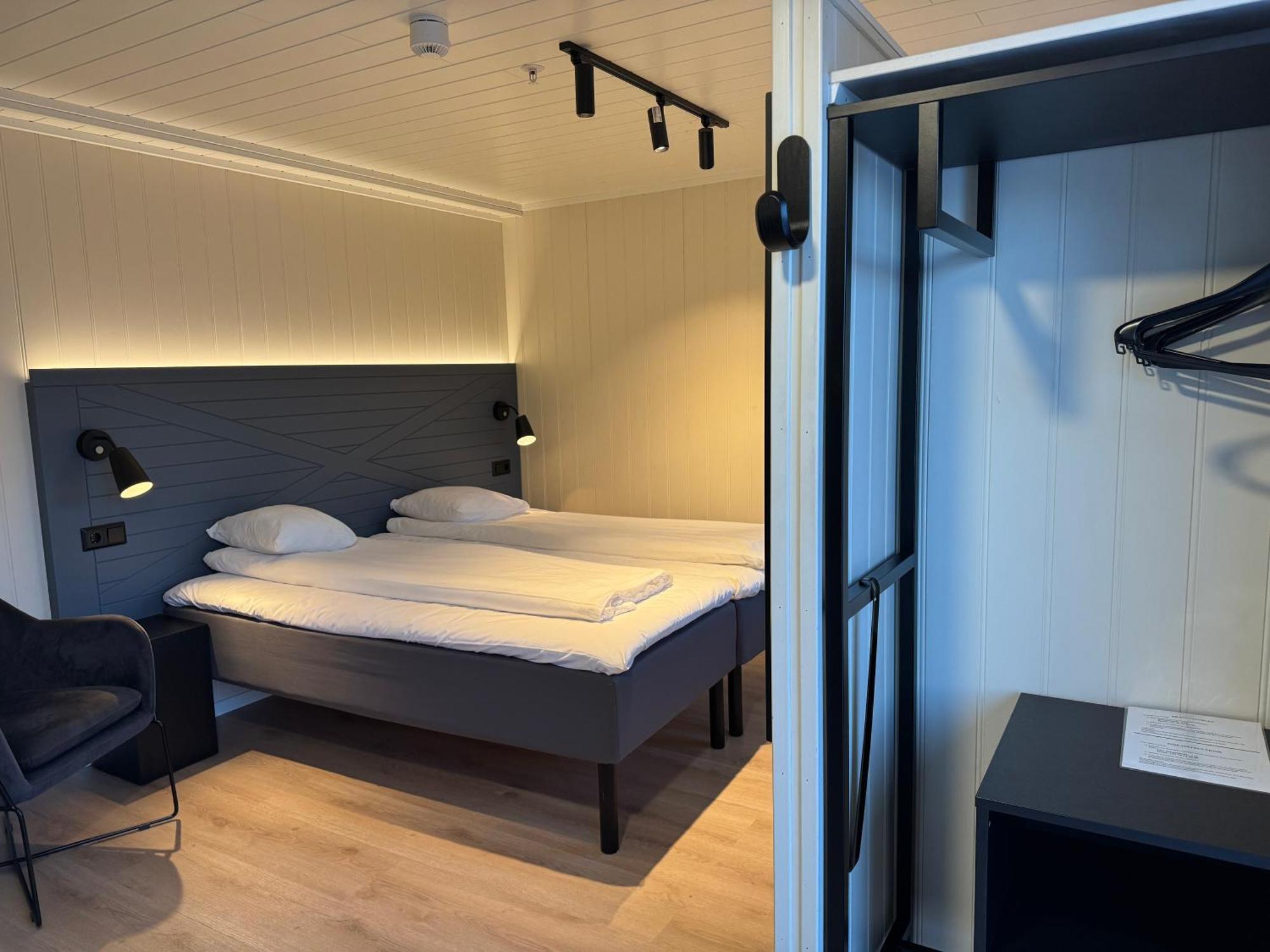 Gronnbuene Rorbu Hotel อัมเดเนส ภายนอก รูปภาพ